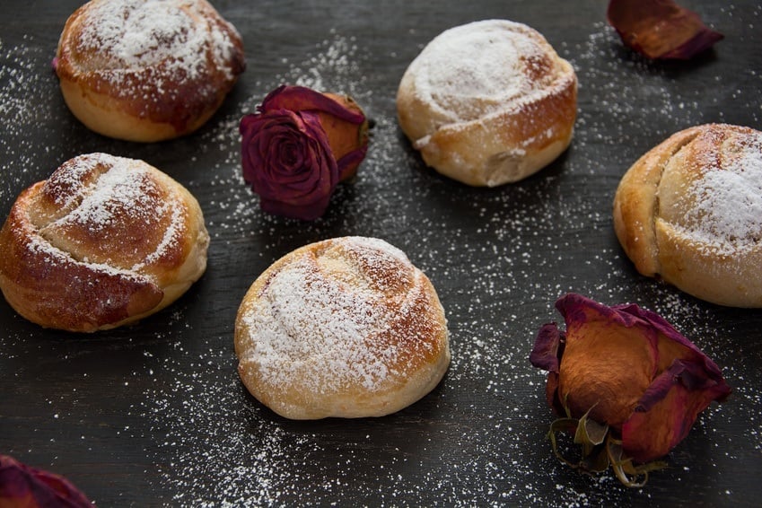 Homemade Rose Shape Cakes