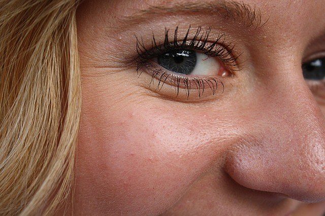 ubehag Kronisk Peer Forskellen på øjenserum og øjencreme | Helsebixen.dk