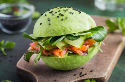 Avocado Burger – Med Laks Og ærtecreme